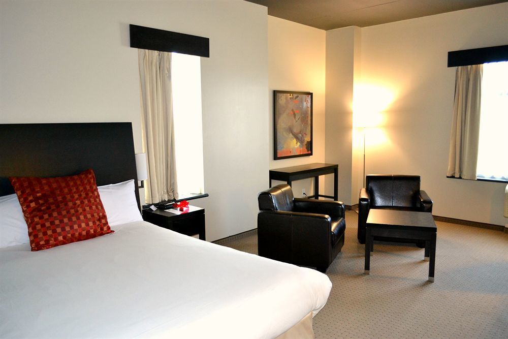 Grand Times Hotel - Aeroport De Quebec Bagian luar foto