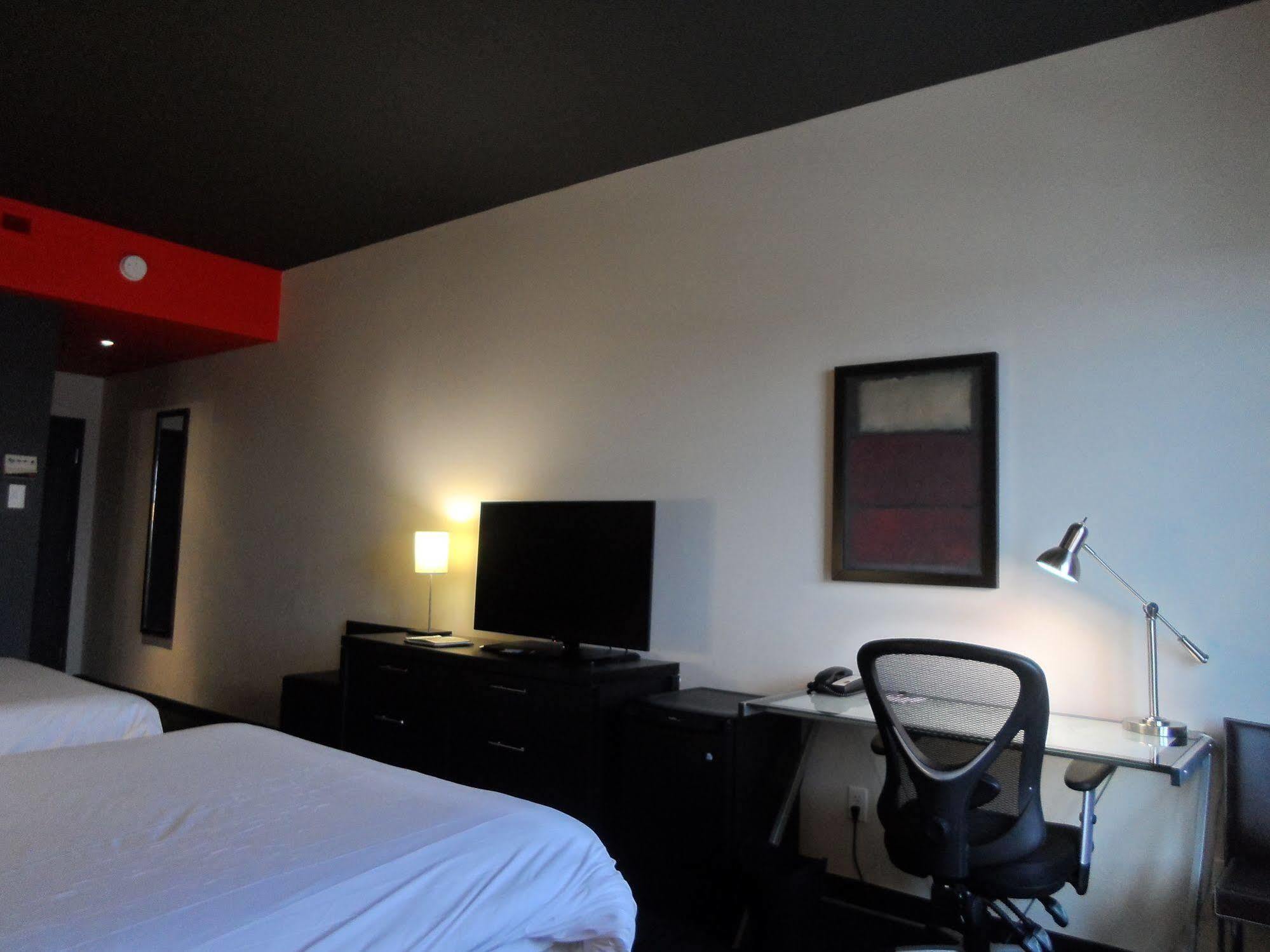 Grand Times Hotel - Aeroport De Quebec Bagian luar foto